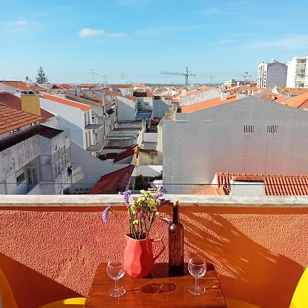Penthouse Apartment, City Center Калдаш-да-Раинья Экстерьер фото